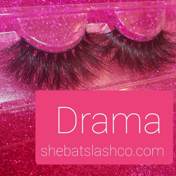 Lashes - Picture 4 of 8